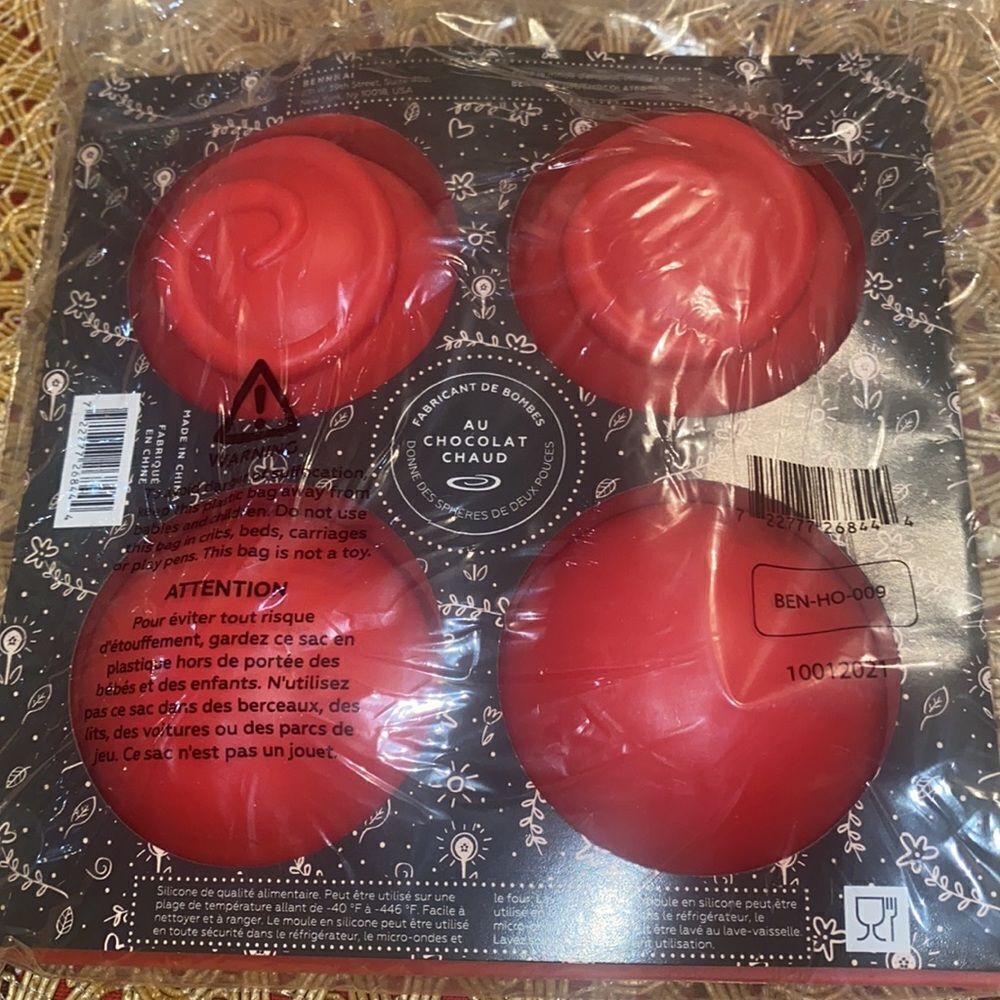 Bennkai Chocolate Bomb Mold!
